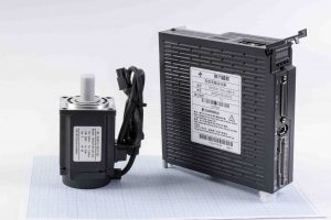 Серводвигун SDC60AEA04030-SC3-AP-CB (400W, 1.27 Nm) + серводрайвер SD100C-15AL-GBN 220V/7A