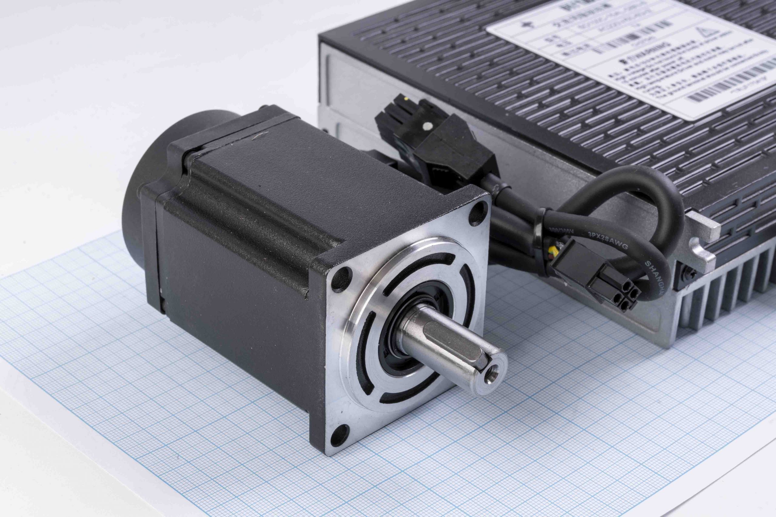 Серводвигун SDC60AEA04030-SC3-AP-CB (400W, 1.27 Nm) + серводрайвер SD100C-15AL-GBN 220V/7A